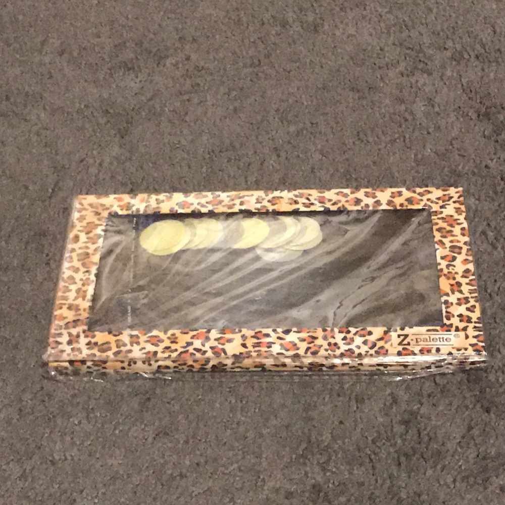 Brand New Zpalette in leopard in large